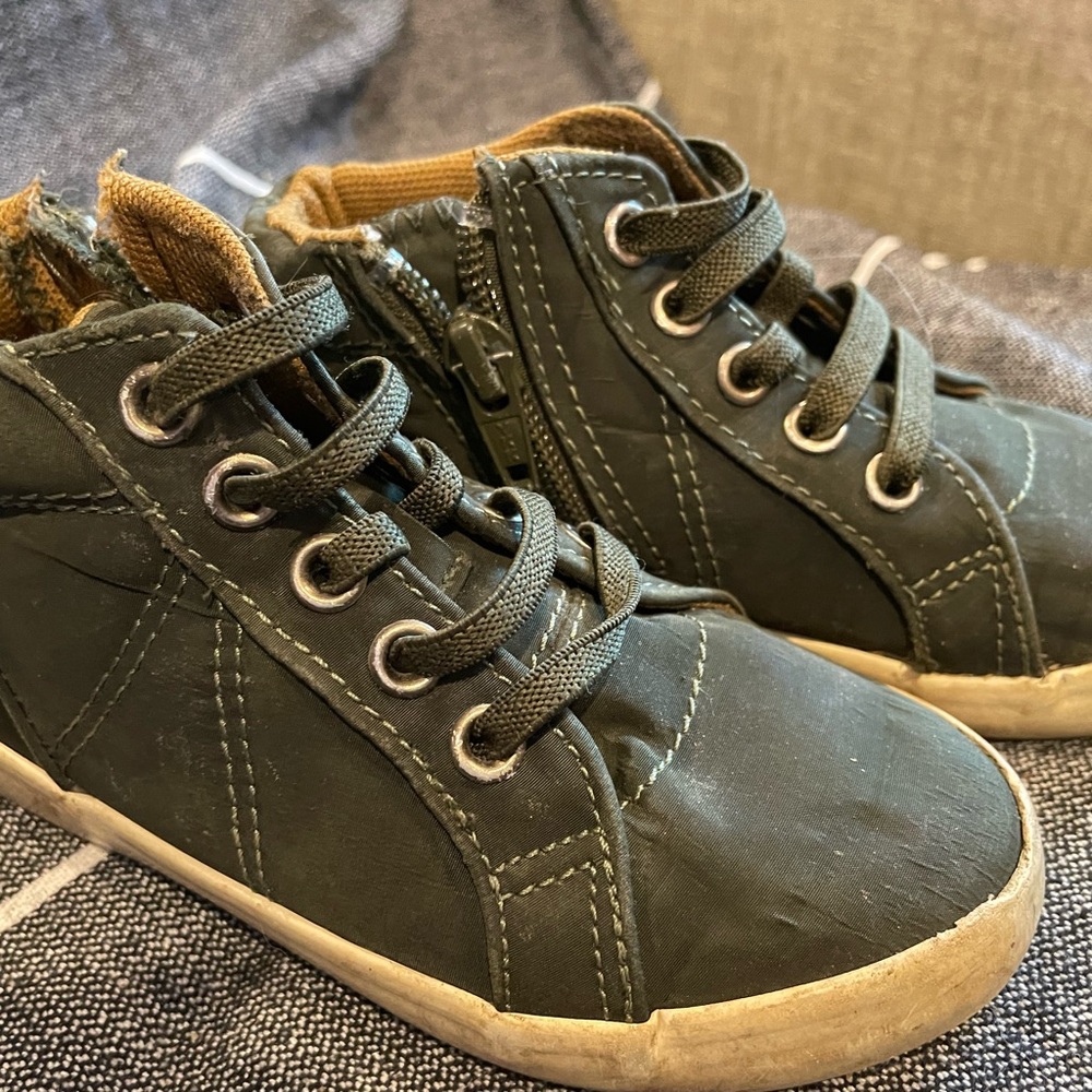 Kids shoes